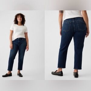 GAP mid-rise Girlfriend crop in indigo sz 18, EUC